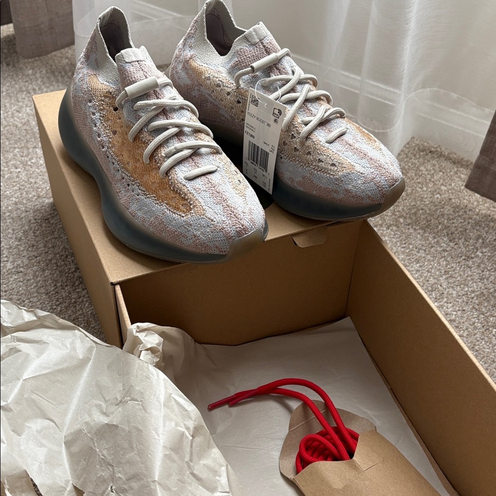 Adidas Yeezy 380 NIB